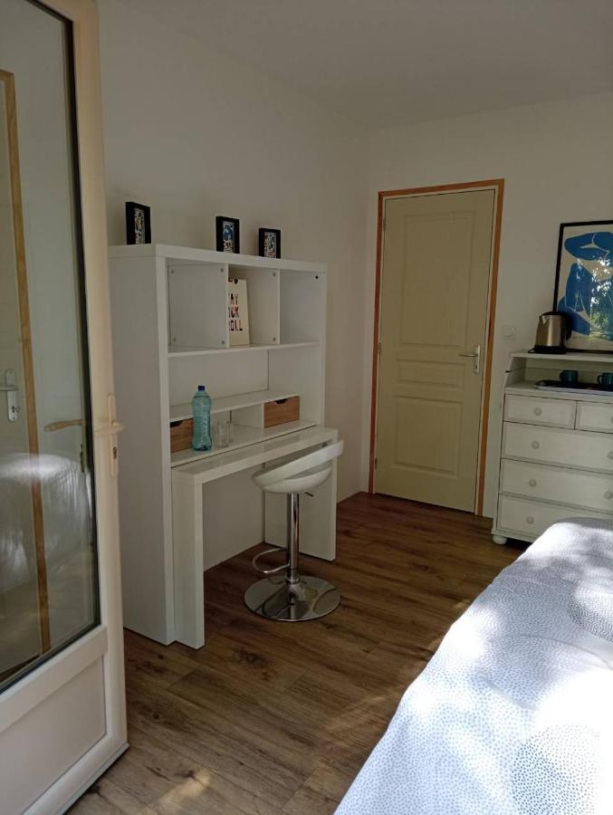 Chambre Au Calme Entouree Par La Nature. Saint Leon sur Vezere Bagian luar foto